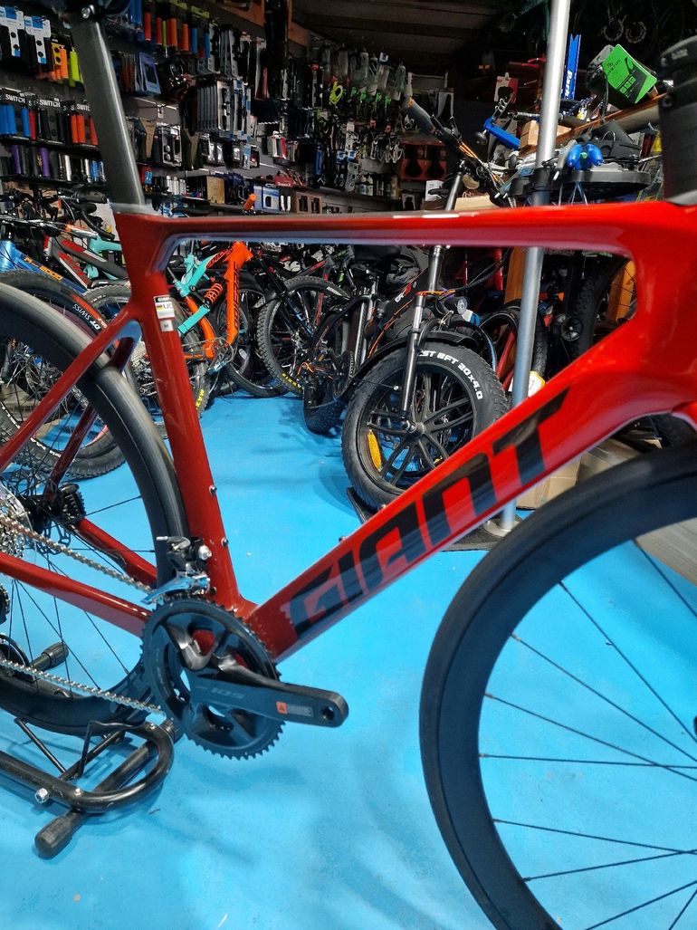 Used Giant Propel Advanced  2 2024 2024 Road & Gravel — image 3 of 7