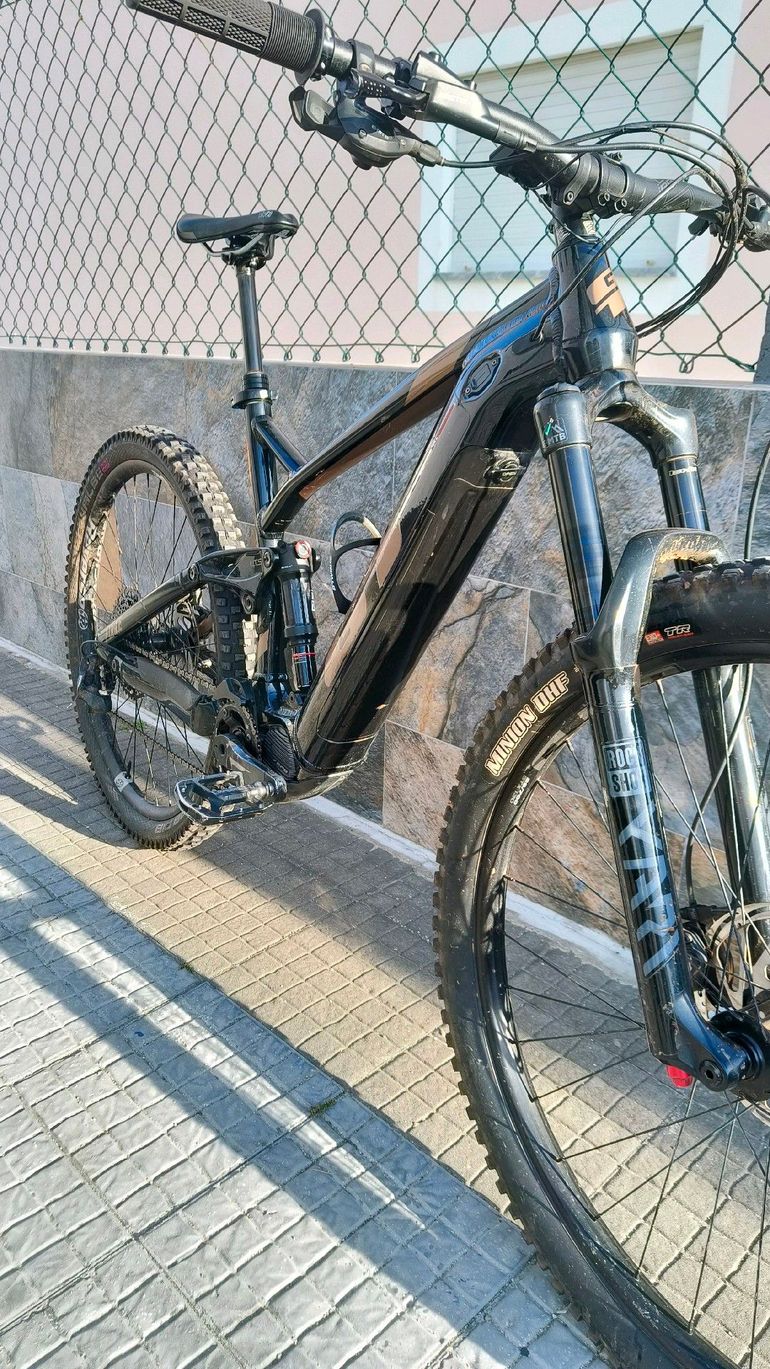 Used GT eForce Amp+ 2022 2022 Mountainbike, Black, 29 — image 12 of 15