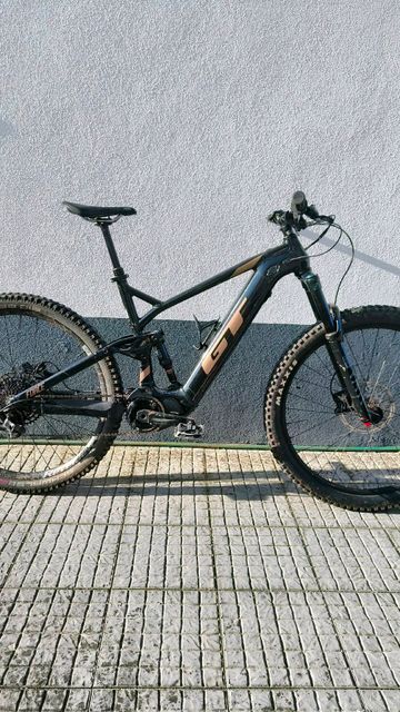 Used GT eForce Amp+ 2022 2022 Mountainbike, Black, 29 — image 3 of 15