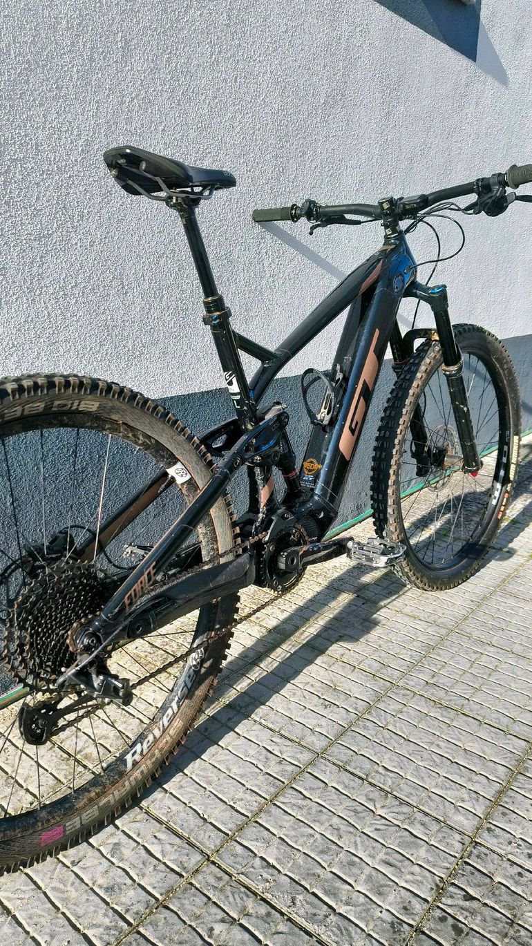 Used GT eForce Amp+ 2022 2022 Mountainbike, Black, 29 — image 5 of 15