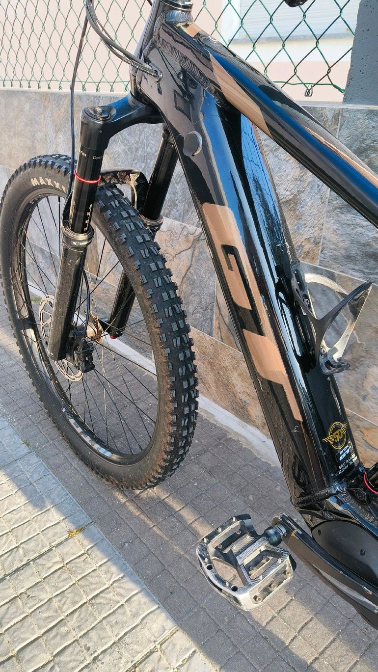 Used GT eForce Amp+ 2022 2022 Mountainbike, Black, 29 — image 9 of 15