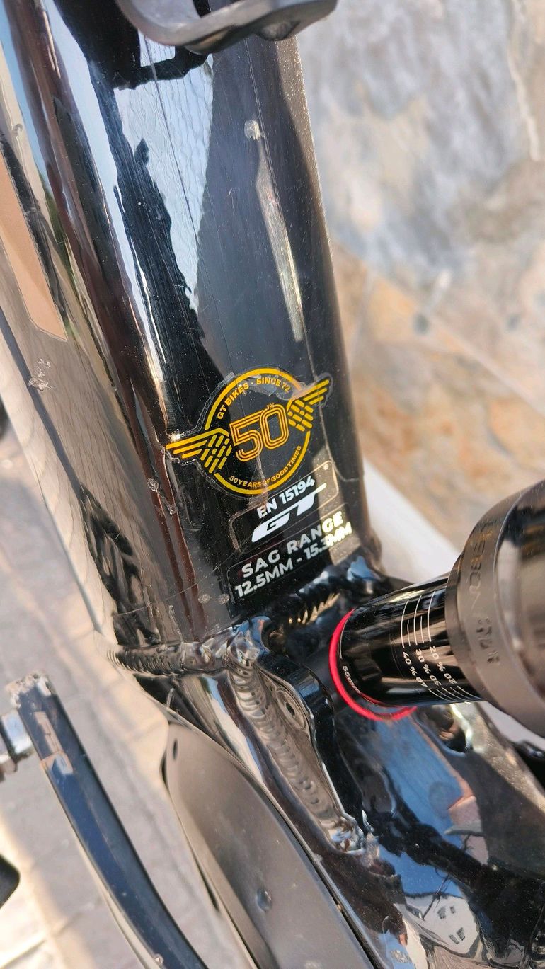 Used GT eForce Amp+ 2022 2022 Mountainbike, Black, 29 — image 8 of 15