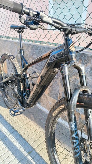 Used GT eForce Amp+ 2022 2022 Mountainbike, Black, 29 — image 13 of 15