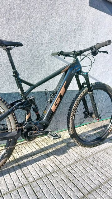 Used GT eForce Amp+ 2022 2022 Mountainbike, Black, 29 — image 6 of 15