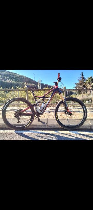 Used Specialized Enduro SRAM X1 2015 Mountainbike, Red — image 1 of 6