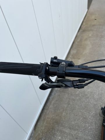 Used Scott Genius 920 2022 2022 Mountainbike, Light Gray, 29 — image 10 of 17