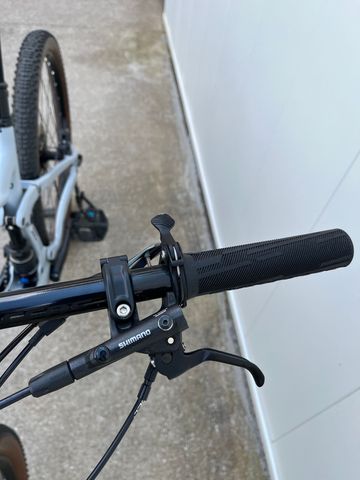 Used Scott Genius 920 2022 2022 Mountainbike, Light Gray, 29 — image 9 of 17
