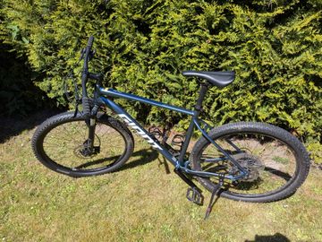 Used Giant Talon 2022 Mountainbike, Blue — image 8 of 8