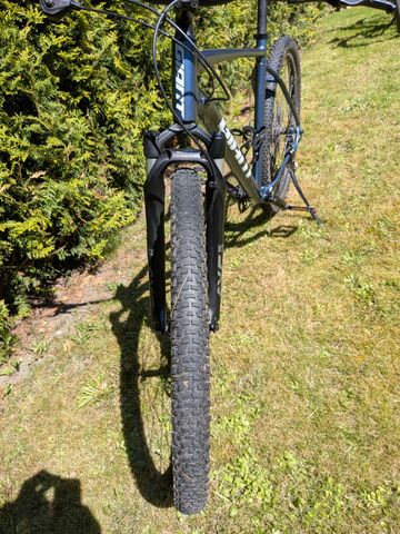 Used Giant Talon 2022 Mountainbike, Blue — image 6 of 8