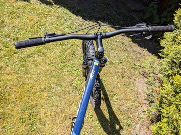 Used Giant Talon 2022 Mountainbike, Blue — image 7 of 8