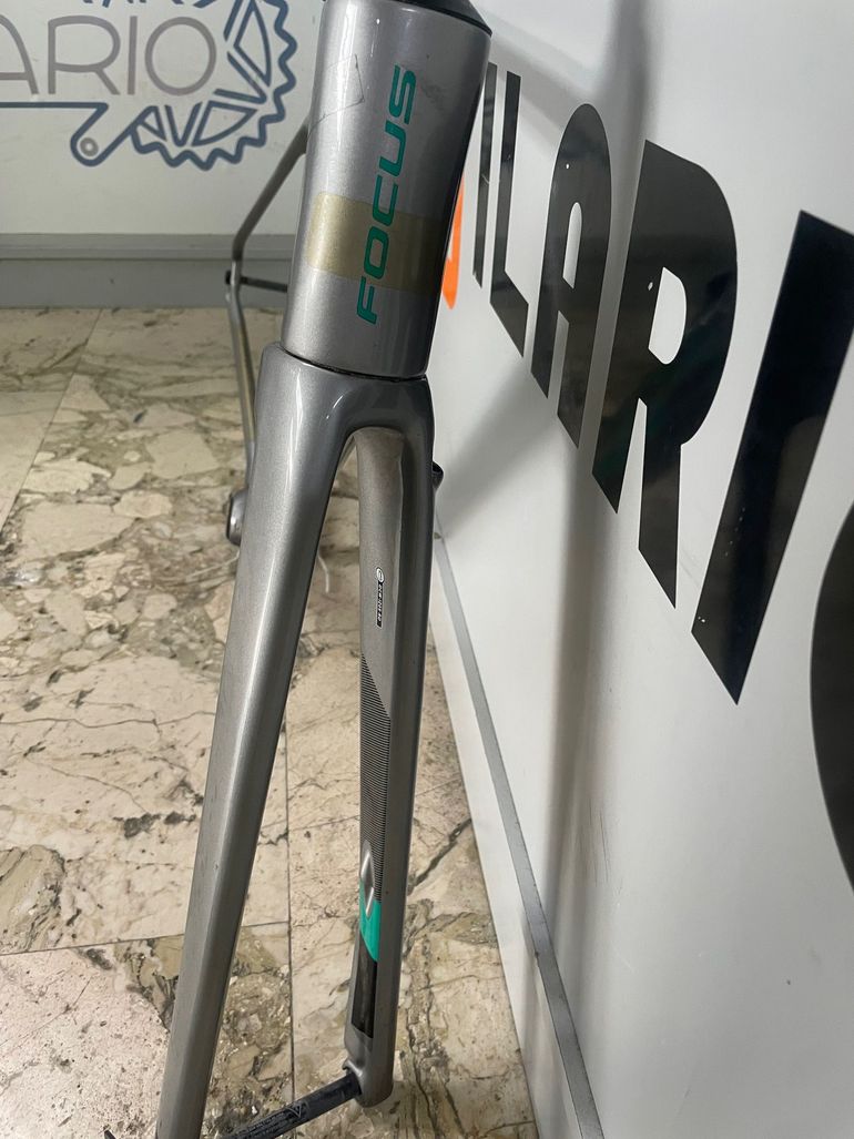 Käytetty Focus IZALCO MAX 9 FRAMESET 2022 2022 Road & Gravel — kuva 6 / 6