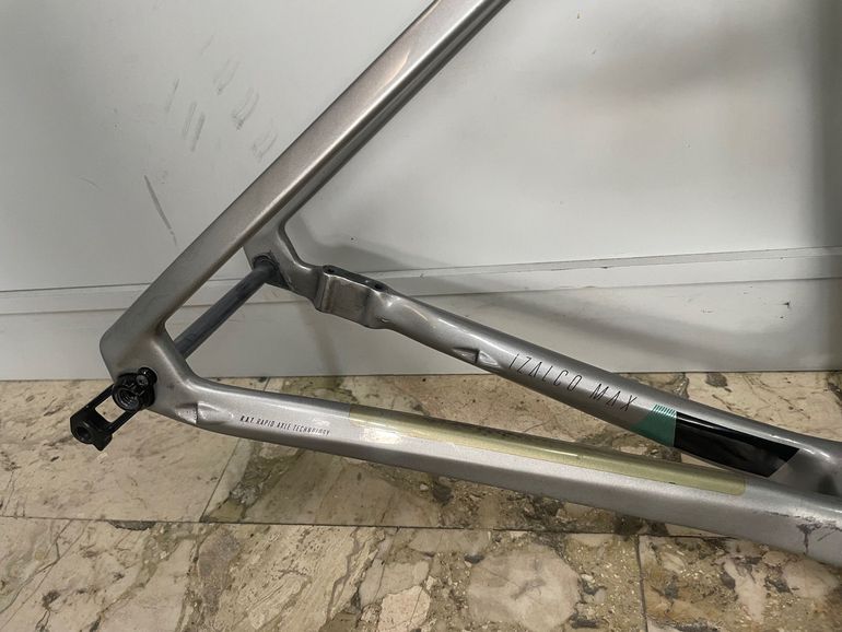 Käytetty Focus IZALCO MAX 9 FRAMESET 2022 2022 Road & Gravel — kuva 4 / 6