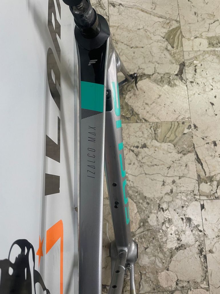 Käytetty Focus IZALCO MAX 9 FRAMESET 2022 2022 Road & Gravel — kuva 2 / 6