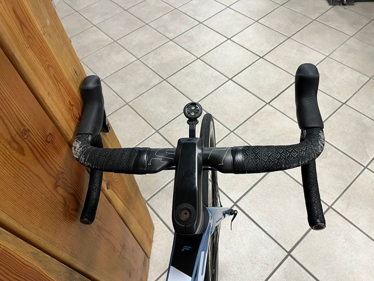 ELVES エアロダイナミックサドル ブラック ELVES エアロダイナミックサドル ブラック