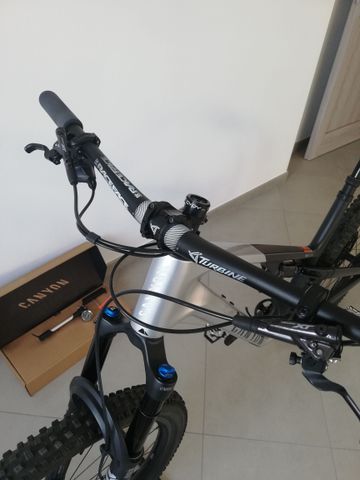 Used Canyon Neuron CF 9 2024 2024 Mountainbike, Light Gray, 27.5, 29 — image 4 of 14