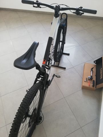 Used Canyon Neuron CF 9 2024 2024 Mountainbike, Light Gray, 27.5, 29 — image 6 of 14