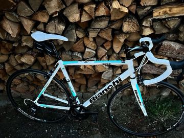 Käytetty Bianchi Via Nirone Shimano Sora 2016 Road & Gravel — kuva 2 / 4