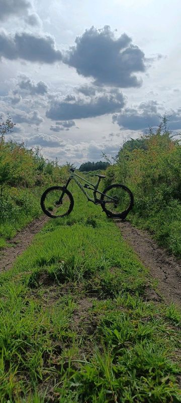 Tweedehands Canyon Spectral Cf Custom 2022 Mountainbike — afbeelding 1 van 10