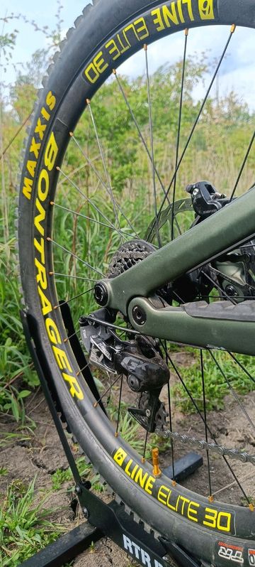Tweedehands Canyon Spectral Cf Custom 2022 Mountainbike — afbeelding 5 van 10