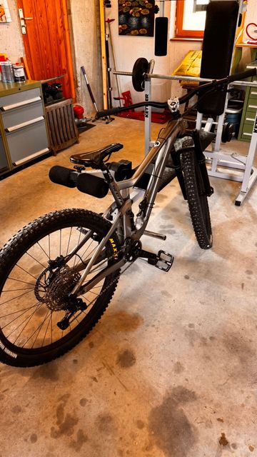 Used Scott Genius 950 2021 2021 Mountainbike, Light Gray, 29 — image 2 of 20