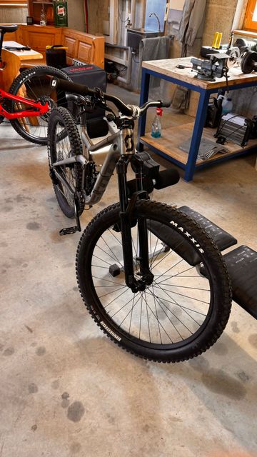 Used Scott Genius 950 2021 2021 Mountainbike, Light Gray, 29 — image 1 of 20