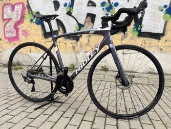 Ridley Fenix Shimano 105 2024 Road & Gravel usato, Grigio chiaro — immagine 2 di 3