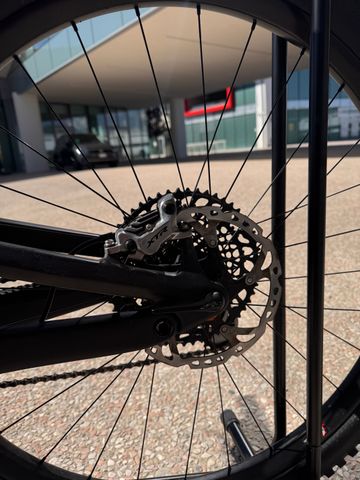 Gebrauchtes Scott Genius ST 900 Tuned 2024 2024 Mountainbike, Schwarz, 29 — Bild 7 von 16