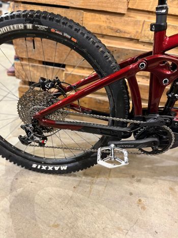 Used Giant Reign E+ 2 2024 2025 Mountainbike, Red, 29 — image 3 of 6