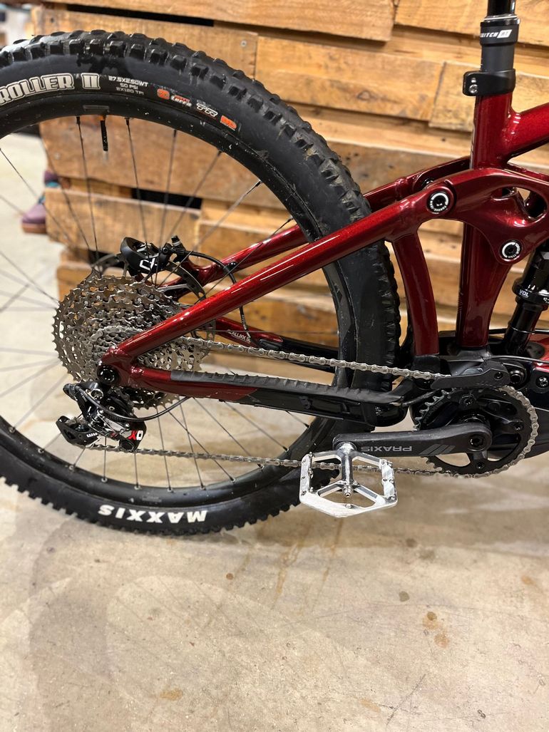 Used Giant Reign E+ 2 2024 2025 Mountainbike, Red, 29 — image 3 of 6
