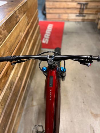 Used Giant Reign E+ 2 2024 2025 Mountainbike, Red, 29 — image 4 of 6