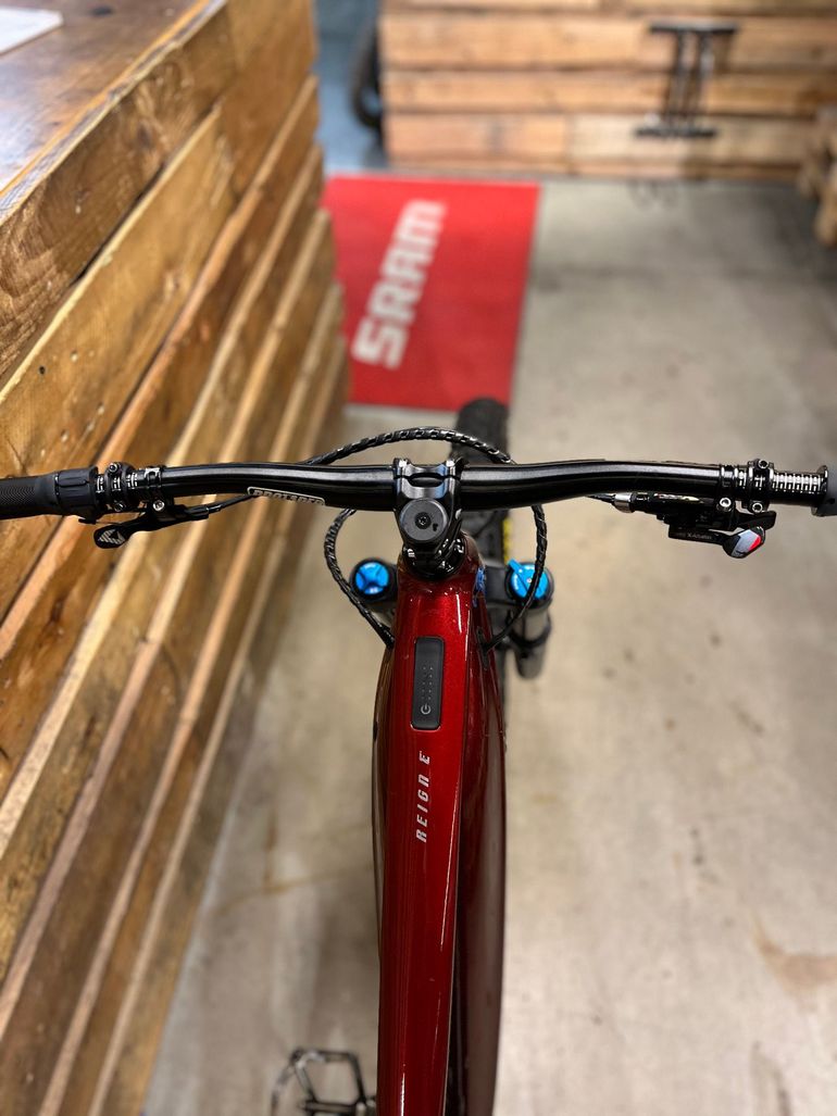 Used Giant Reign E+ 2 2024 2025 Mountainbike, Red, 29 — image 4 of 6