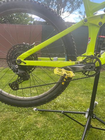 Gebrauchtes Trek Remedy 8 2021 2021 Mountainbike, Grün, 27.5 — Bild 3 von 8