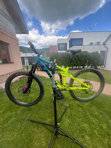 Gebrauchtes Trek Remedy 8 2021 2021 Mountainbike, Grün, 27.5 — Bild 2 von 8