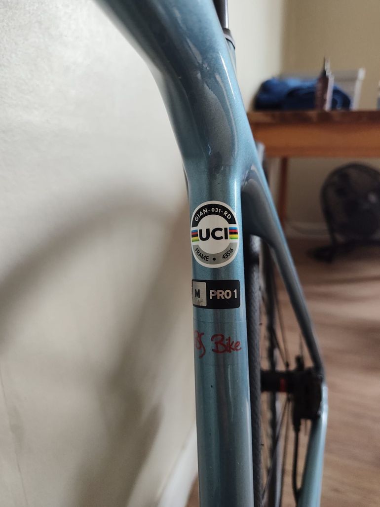 Giant TCR Advanced Pro Disc 1 Di2 2023 2023 Road & Gravel d'occasion — image 4 sur 6