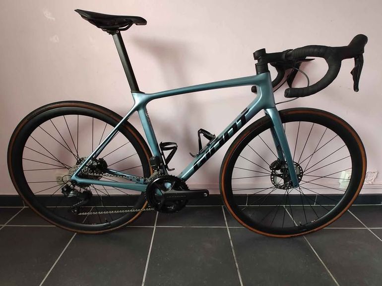 Giant TCR Advanced Pro Disc 1 Di2 2023 2023 Road & Gravel d'occasion — image 1 sur 6