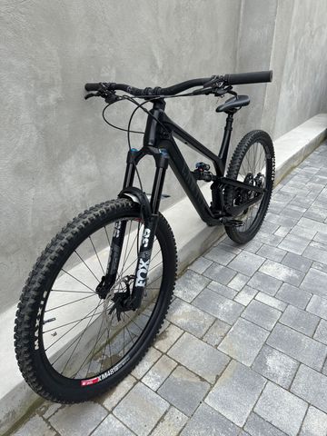 Tweedehands Canyon Spectral 29 CF 8 2022 2022 Mountainbike — afbeelding 4 van 8