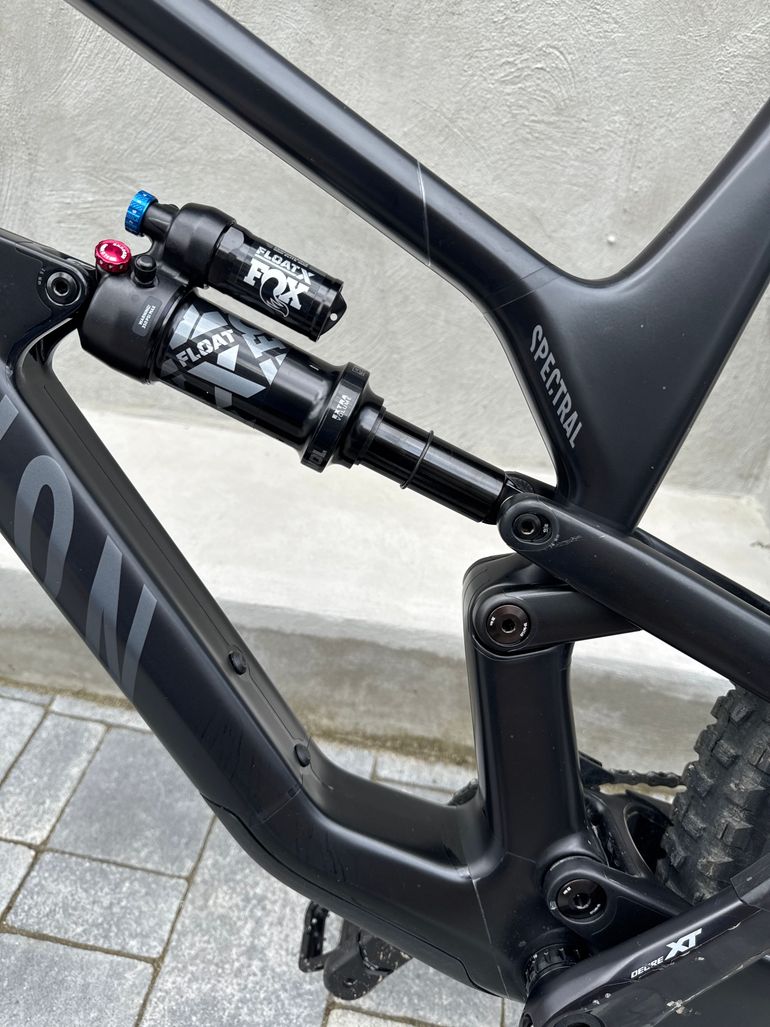 Canyon Spectral 29 CF 8 2022 2022 Mountainbike usato, Nero — immagine 7 di 8