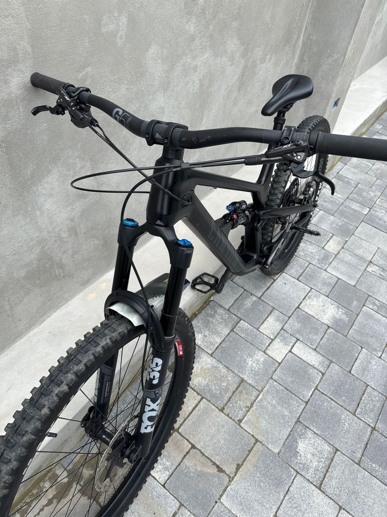Canyon Spectral 29 CF 8 2022 2022 Mountainbike usato, Nero — immagine 8 di 8
