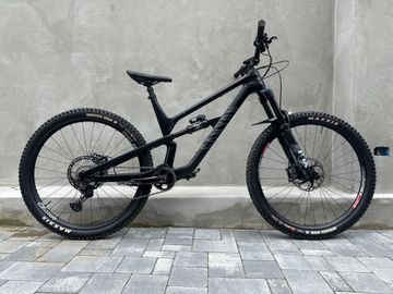 Tweedehands Canyon Spectral 29 CF 8 2022 2022 Mountainbike — afbeelding 1 van 8