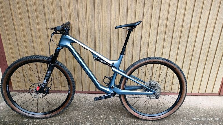Used Canyon Lux Trail 2024 Mountainbike, Light Gray — image 1 of 9