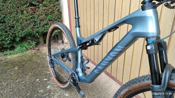Used Canyon Lux Trail 2024 Mountainbike, Light Gray — image 2 of 9