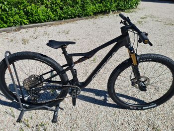Used Orbea OIZ M-TEAM AXS 2024 2024 Mountainbike, Black, 29 — image 3 of 10