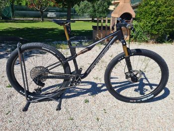 Used Orbea OIZ M-TEAM AXS 2024 2024 Mountainbike, Black, 29 — image 10 of 10
