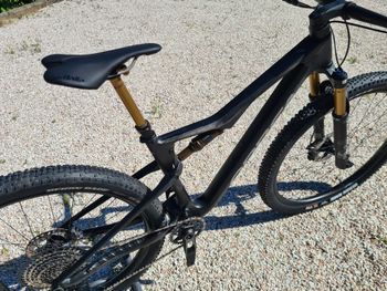 Used Orbea OIZ M-TEAM AXS 2024 2024 Mountainbike, Black, 29 — image 8 of 10