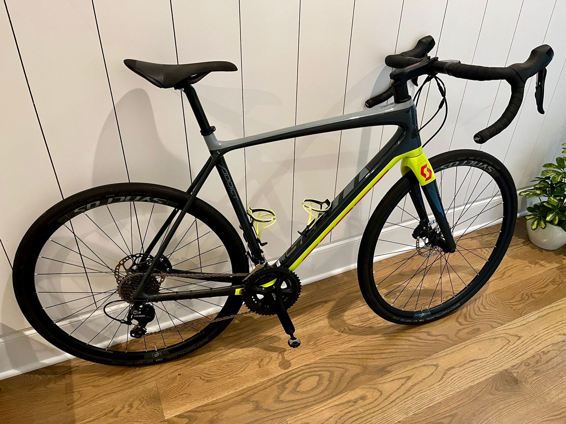 Scott Addict 30 Disc 2018 Bicycle Scott Addict 30 Tiagra Scott