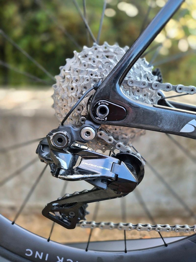 Used Factor Ostro Shimano Dura Ace Di2 2023 Road & Gravel, Black — image 8 of 15