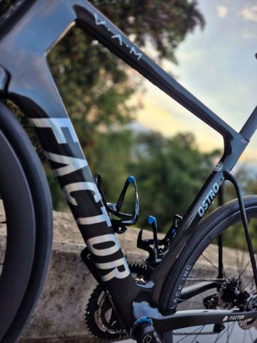 Used Factor Ostro Shimano Dura Ace Di2 2023 Road & Gravel, Black — image 11 of 15