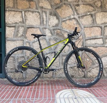 【新古品】キャニオン エクシード CF SL 7.9 Di2 マウンテンバイク キャニオン・エクシードCF SLXに2つのシグネチャーモデルが登場