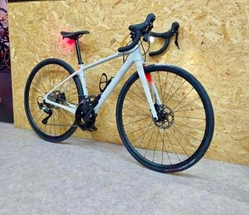Używany Cannondale Synapse Carbon 3 L 2024 2024 Road & Gravel — zdjęcie 2 z 3