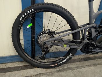 Used Mondraker Crafty Carbon R 2025 Mountainbike, Negro — image 8 of 8